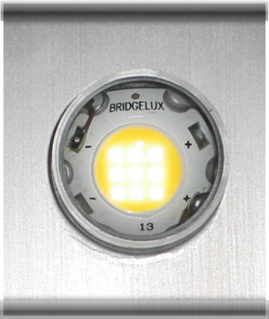  9 Power LEDs auf einem COB (Chip on Board)